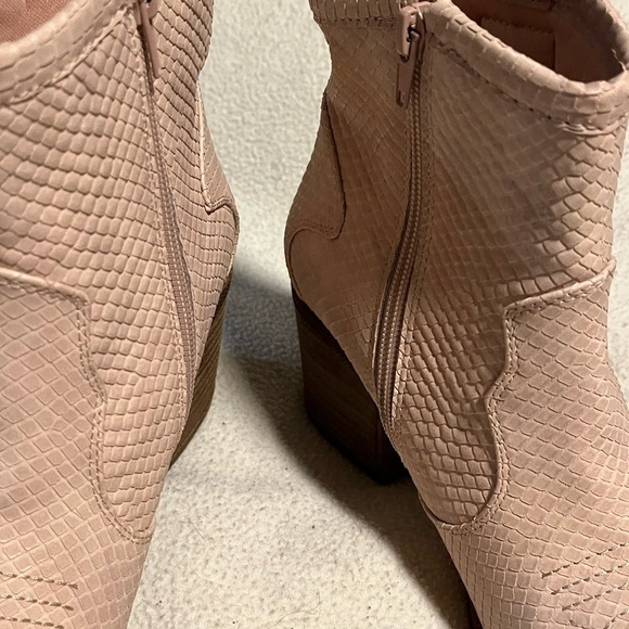 DL Dirty Laundry Pink Boots Sz 8 - Picture 3 of 11